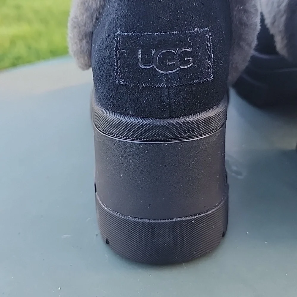 UGG BROOKLYN SUNBURST Boots Size 11 SN 1145710